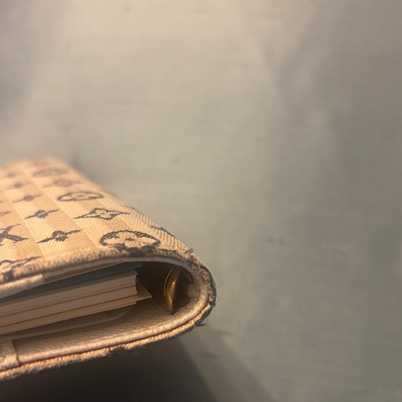 Louis Vuitton PM Agenda - Picture 13 of 14